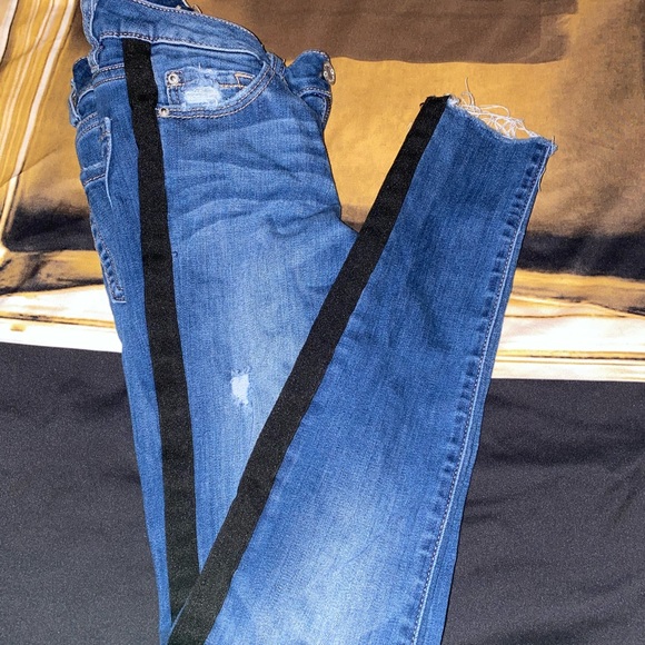 Skinny Jeans w: Black Detailing - Picture 3 of 3